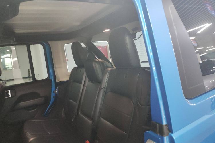 Used Jeep Wrangler 2022 2.0T High Altitude Four-Door Edition Interior 2