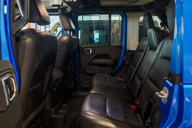 Used Jeep Wrangler 2022 2.0T High Altitude Four-Door Edition Interior 2