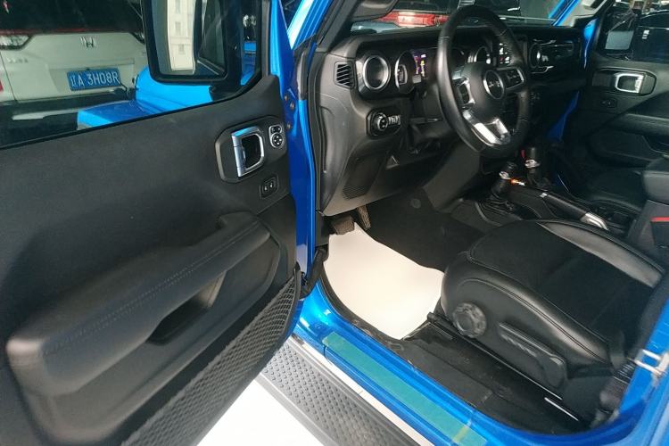 Used Jeep Wrangler 2022 2.0T High Altitude Four-Door Edition Interior 3