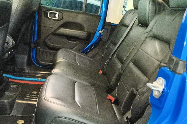 Used Jeep Wrangler 2022 2.0T High Altitude Four-Door Edition Left Rear Seat