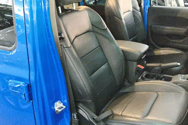 Used Jeep Wrangler 2022 2.0T High Altitude Four-Door Edition Right Front Seat