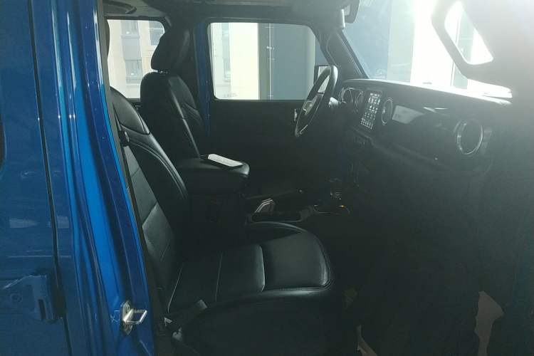 Used Jeep Wrangler 2022 2.0T High Altitude Four-Door Edition Right Front Seat