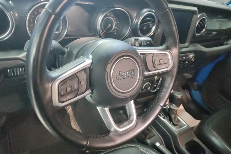Used Jeep Wrangler 2022 2.0T High Altitude Four-Door Edition Steering Wheel