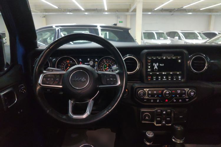 Used Jeep Wrangler 2022 2.0T High Altitude Four-Door Edition Steering Wheel