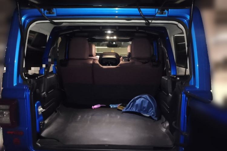 Used Jeep Wrangler 2022 2.0T High Altitude Four-Door Edition Trunk