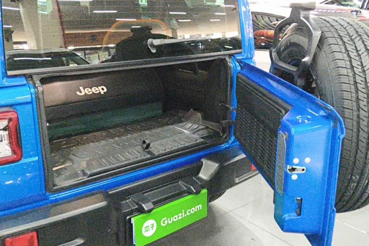 Used Jeep Wrangler 2022 2.0T High Altitude Four-Door Edition Trunk