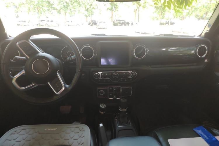 Used Jeep Wrangler  Center Console