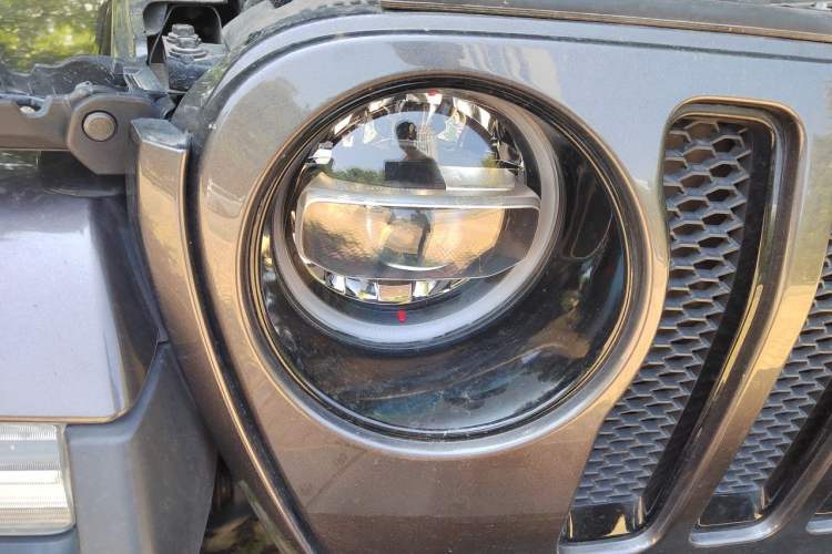 Used Jeep Wrangler  Right Front Headlight