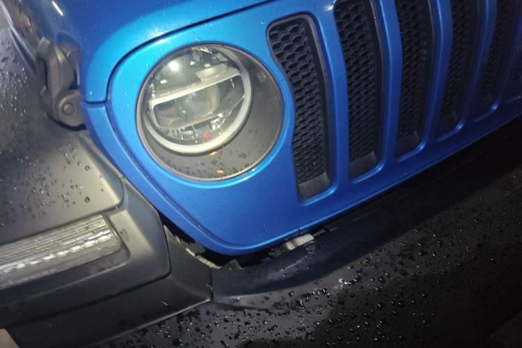 Used Jeep Wrangler  Right Front Headlight