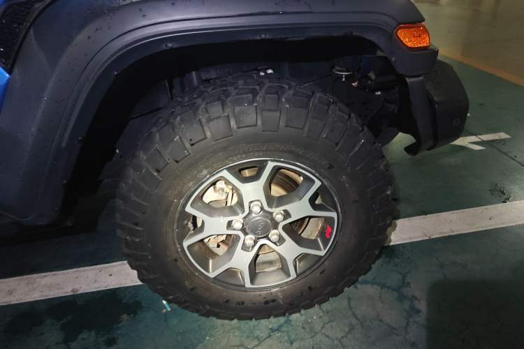 Used Jeep Wrangler  Right Front Wheel Hub