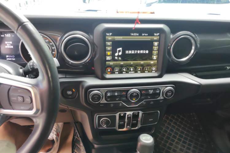 Used Jeep Wrangler 2022 2.0T High Altitude Four-Door Edition Audio And AC Panel