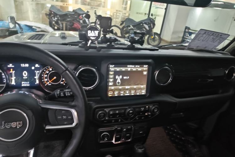 Used Jeep Wrangler 2022 2.0T High Altitude Four-Door Edition Center Console
