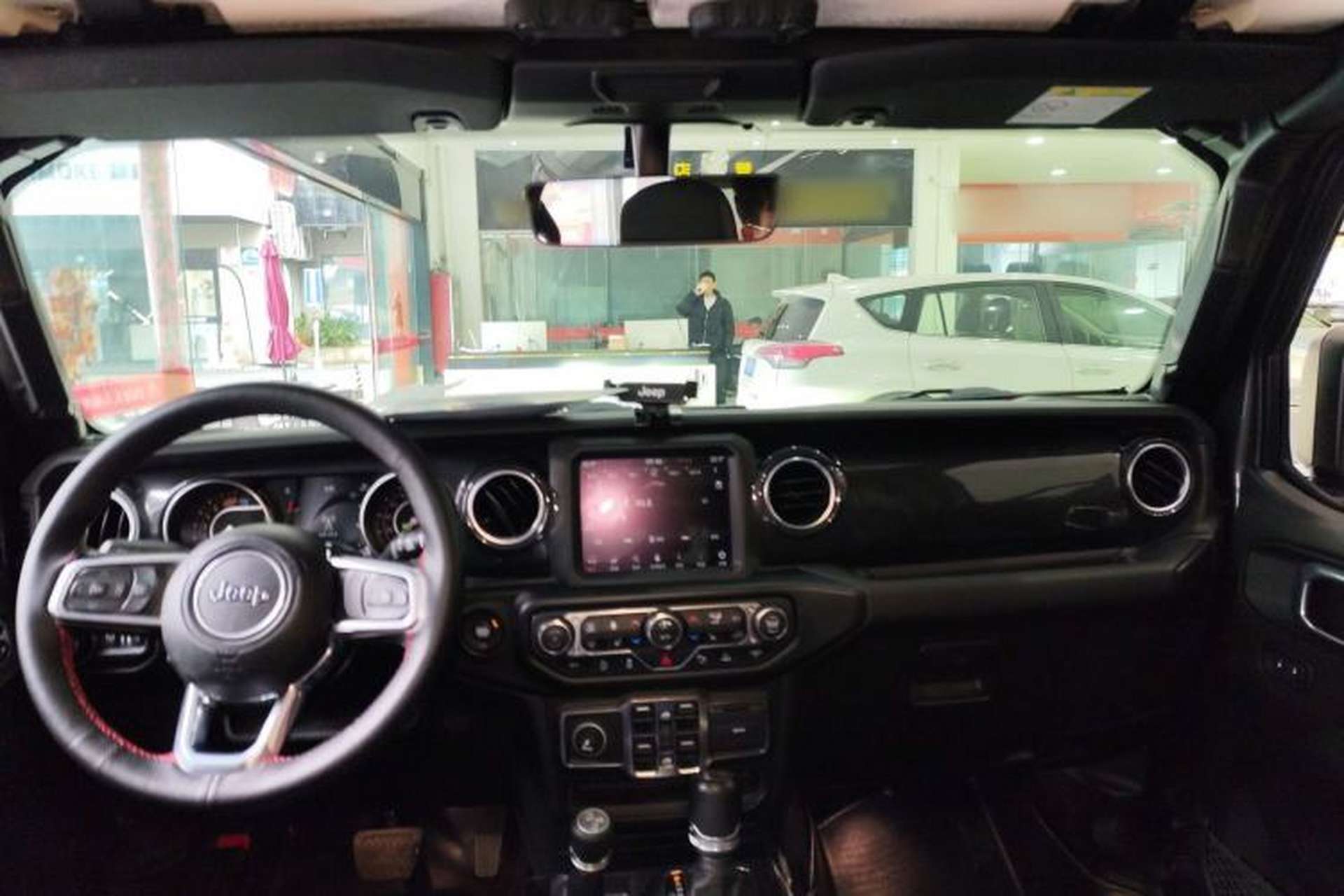 Used Jeep Wrangler 2022 2.0T High Altitude Four-Door Edition Center Console