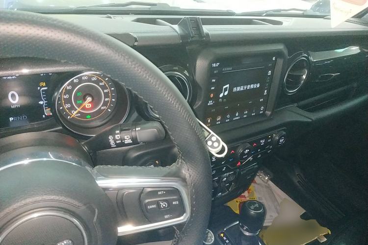 Used Jeep Wrangler 2022 2.0T High Altitude Four-Door Edition Center Console