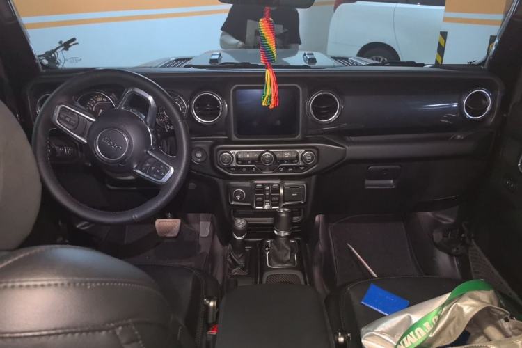 Used Jeep Wrangler 2022 2.0T High Altitude Four-Door Edition Center Console