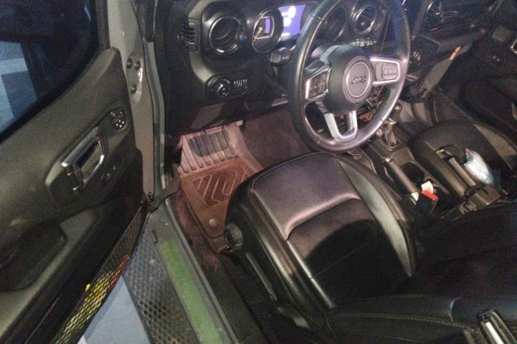 Used Jeep Wrangler 2022 2.0T High Altitude Four-Door Edition Driver Seat