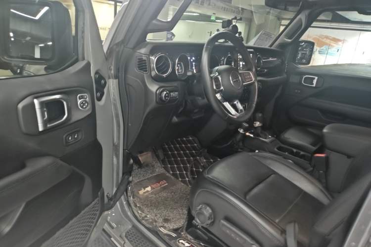 Used Jeep Wrangler 2022 2.0T High Altitude Four-Door Edition Driver Seat