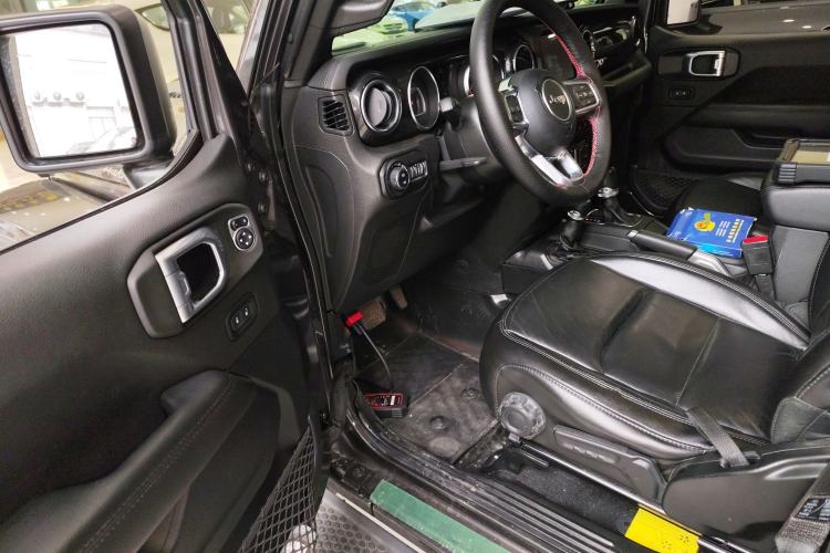 Used Jeep Wrangler 2022 2.0T High Altitude Four-Door Edition Driver Seat
