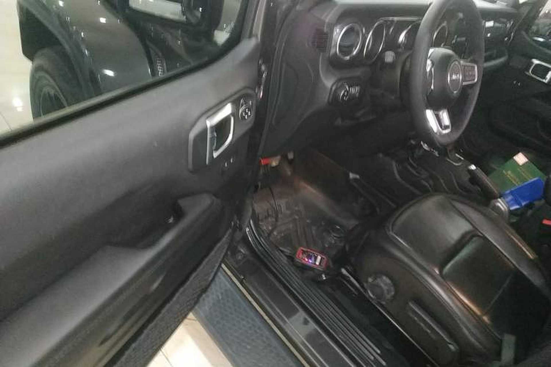 Used Jeep Wrangler 2022 2.0T High Altitude Four-Door Edition Driver Seat
