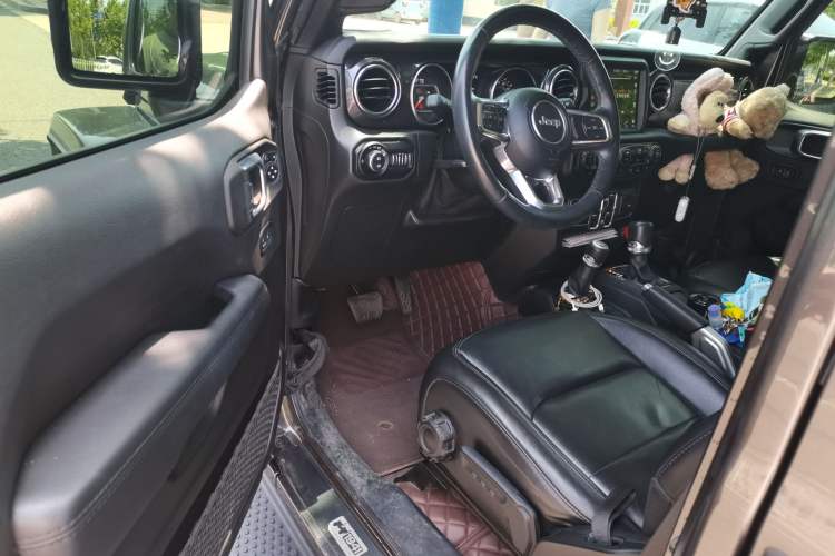 Used Jeep Wrangler 2022 2.0T High Altitude Four-Door Edition Driver Seat