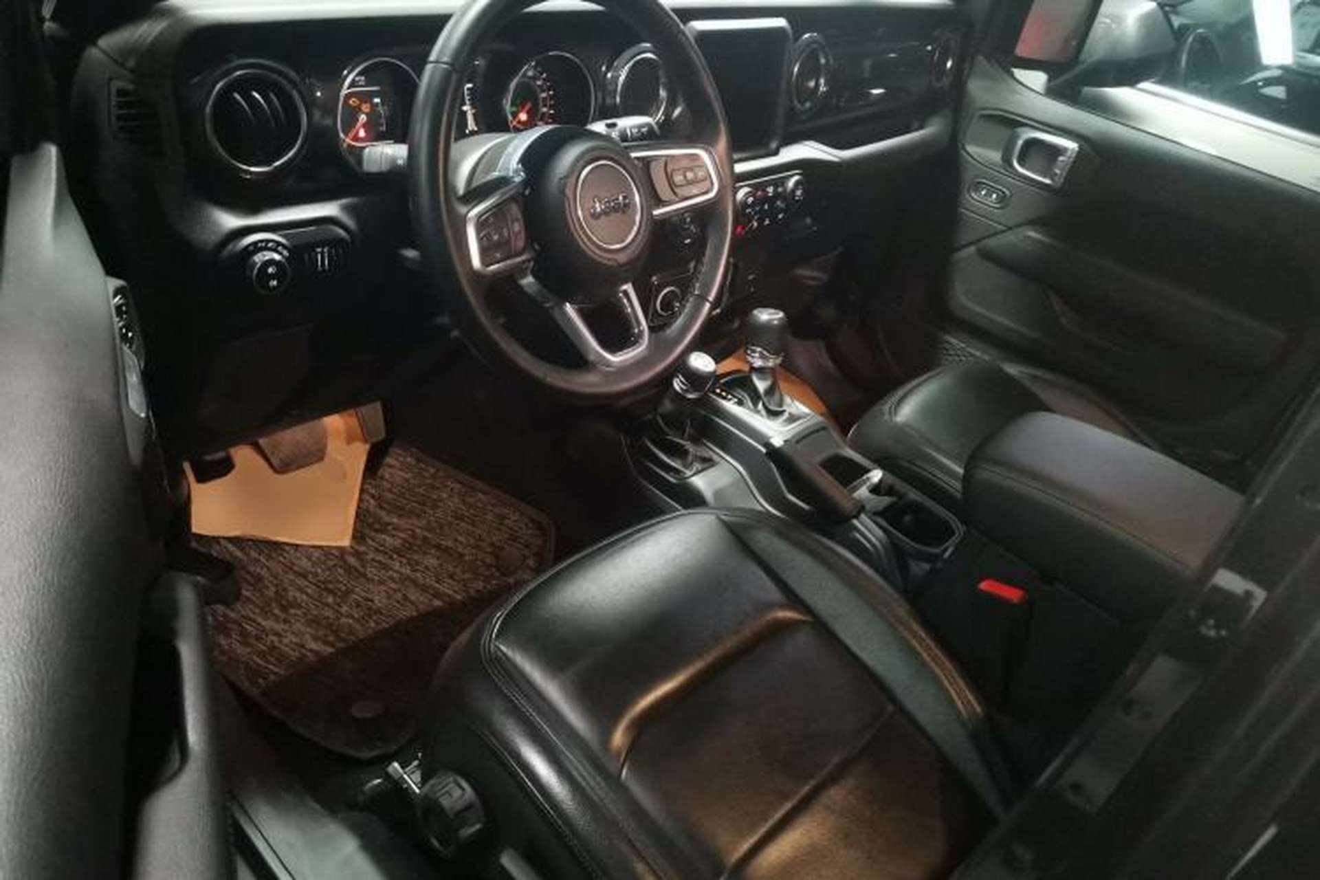 Used Jeep Wrangler 2022 2.0T High Altitude Four-Door Edition Driver Seat