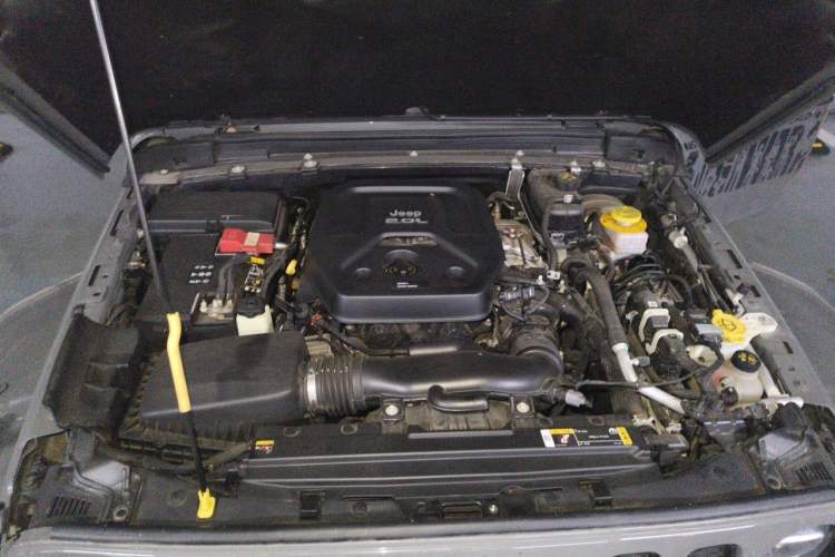 Used Jeep Wrangler 2022 2.0T High Altitude Four-Door Edition Engine Bay