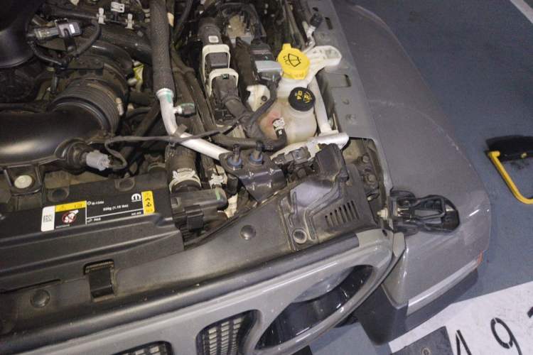 Used Jeep Wrangler 2022 2.0T High Altitude Four-Door Edition Engine Bay Left