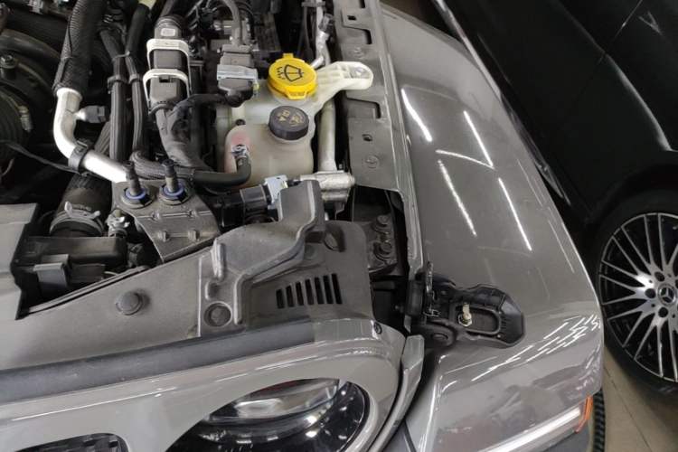 Used Jeep Wrangler 2022 2.0T High Altitude Four-Door Edition Engine Bay Left