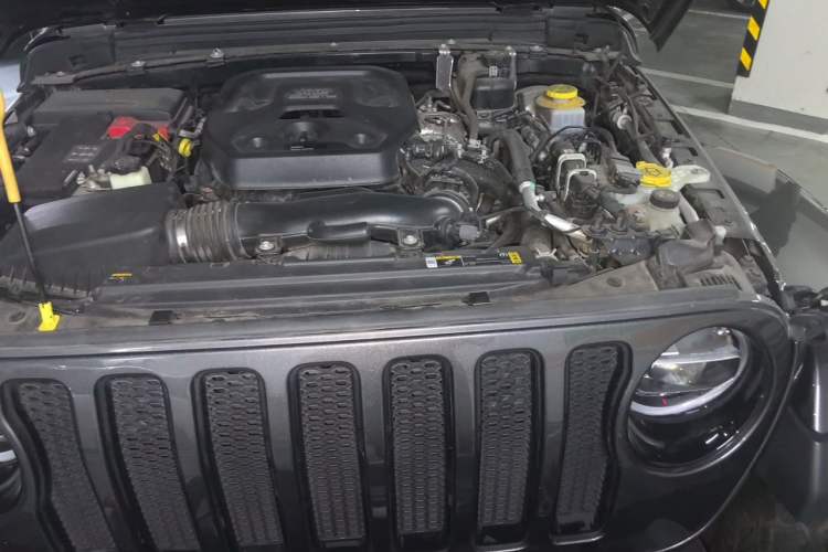 Used Jeep Wrangler 2022 2.0T High Altitude Four-Door Edition Engine Bay Left