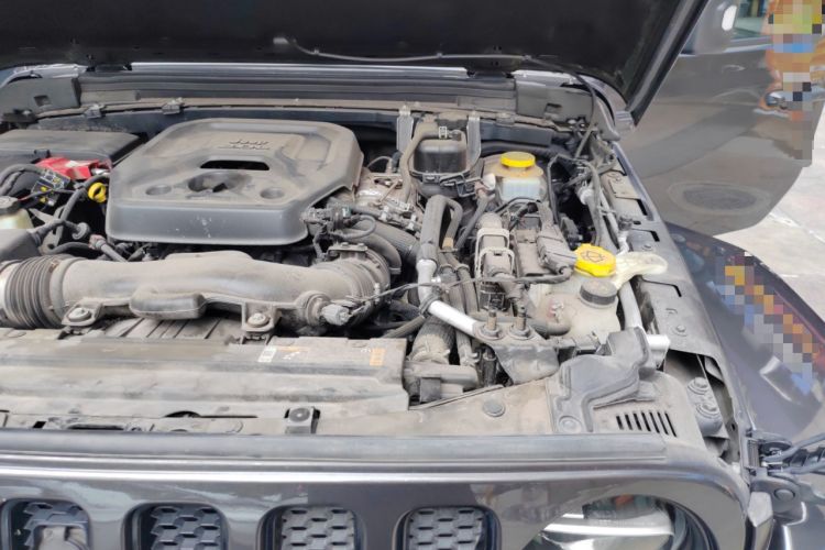 Used Jeep Wrangler 2022 2.0T High Altitude Four-Door Edition Engine Bay Left