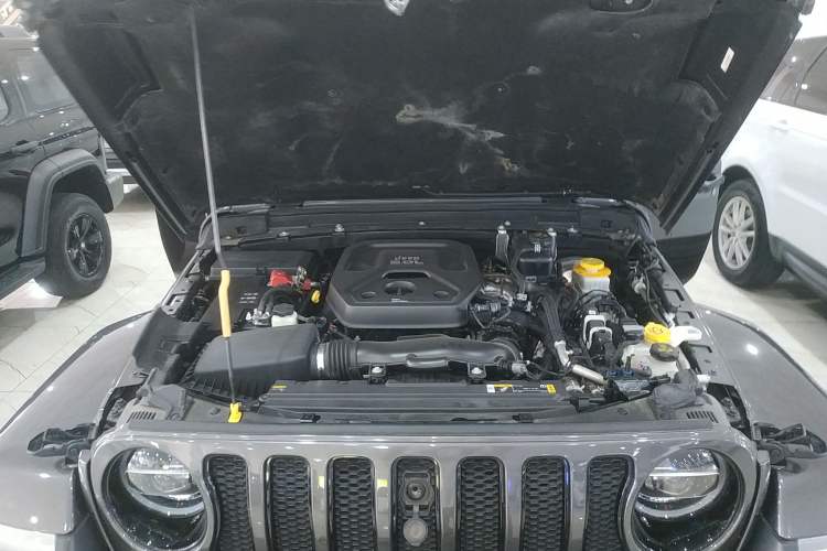 Used Jeep Wrangler 2022 2.0T High Altitude Four-Door Edition Engine Bay
