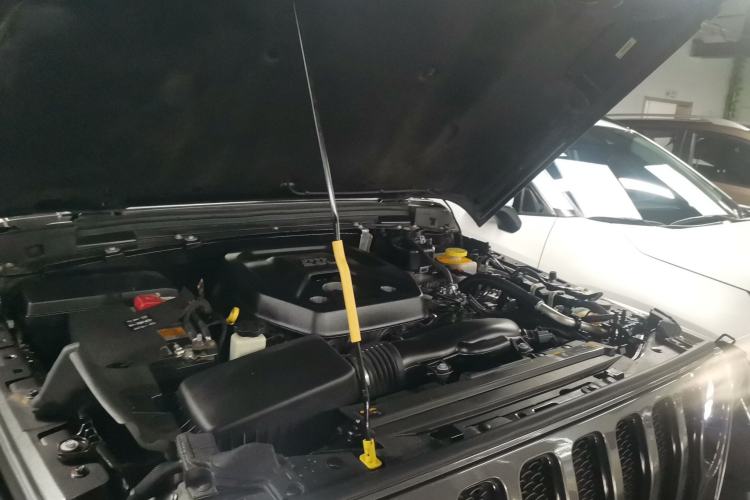 Used Jeep Wrangler 2022 2.0T High Altitude Four-Door Edition Engine Bay