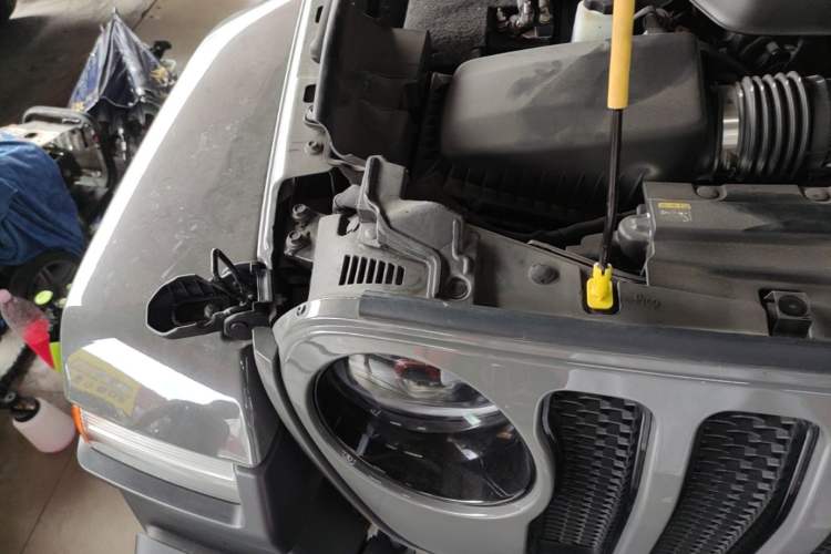 Used Jeep Wrangler 2022 2.0T High Altitude Four-Door Edition Engine Bay Right