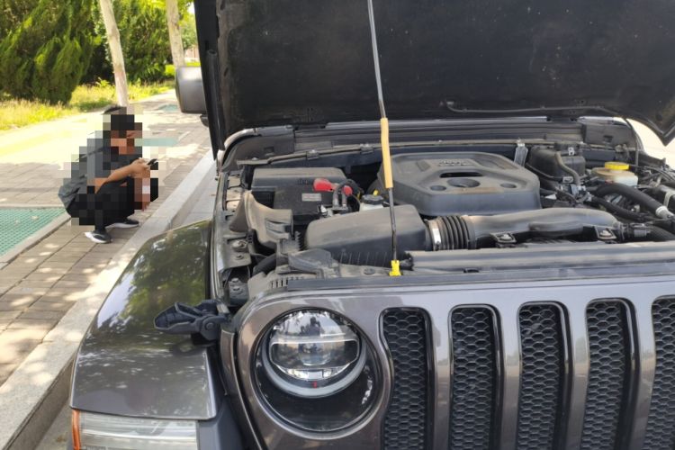 Used Jeep Wrangler 2022 2.0T High Altitude Four-Door Edition Engine Bay Right