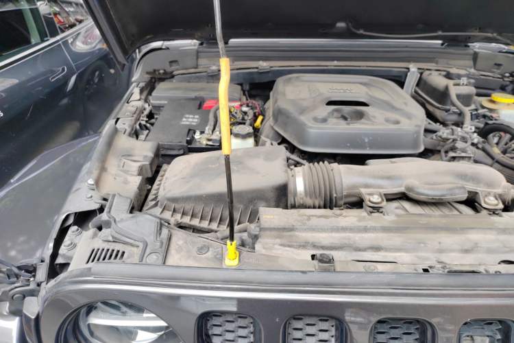 Used Jeep Wrangler 2022 2.0T High Altitude Four-Door Edition Engine Bay Right