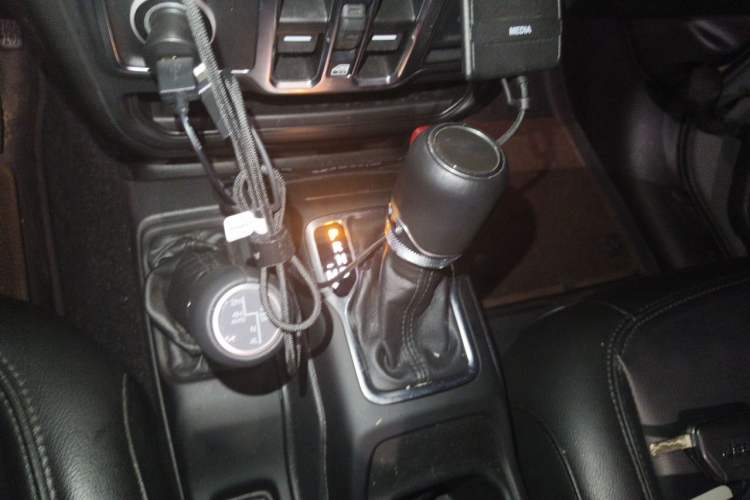 Used Jeep Wrangler 2022 2.0T High Altitude Four-Door Edition Gear Lever