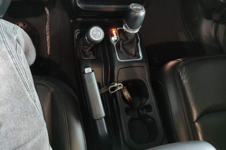Used Jeep Wrangler 2022 2.0T High Altitude Four-Door Edition Gear Lever