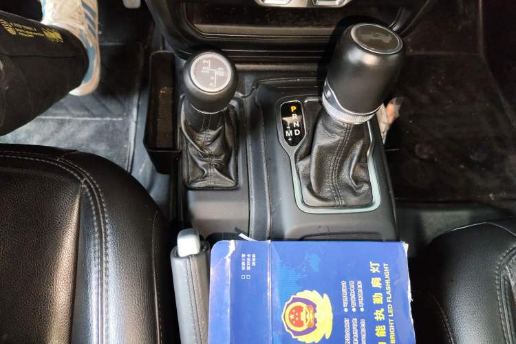 Used Jeep Wrangler 2022 2.0T High Altitude Four-Door Edition Gear Lever
