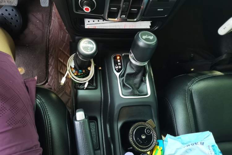 Used Jeep Wrangler 2022 2.0T High Altitude Four-Door Edition Gear Lever