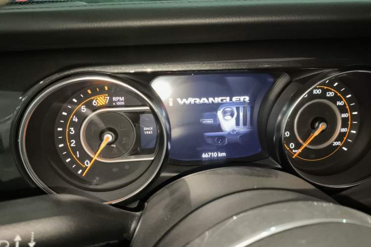 Used Jeep Wrangler 2022 2.0T High Altitude Four-Door Edition Instrument Cluster