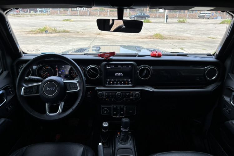 Used Jeep Wrangler 2022 2.0T High Altitude Four-Door Edition Interior 2