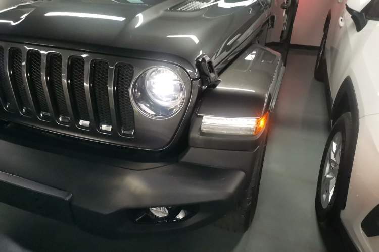 Used Jeep Wrangler 2022 2.0T High Altitude Four-Door Edition Left Front Headlight