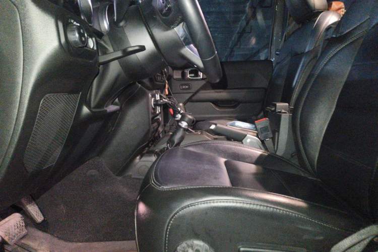 Used Jeep Wrangler 2022 2.0T High Altitude Four-Door Edition Left Front Seat