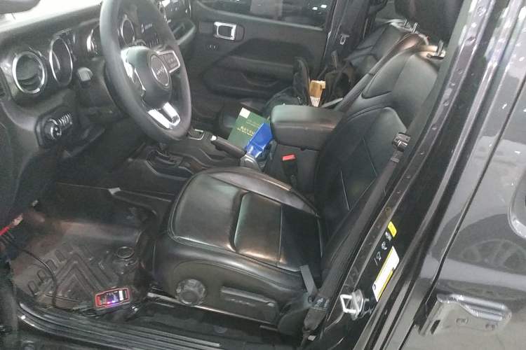 Used Jeep Wrangler 2022 2.0T High Altitude Four-Door Edition Left Front Seat