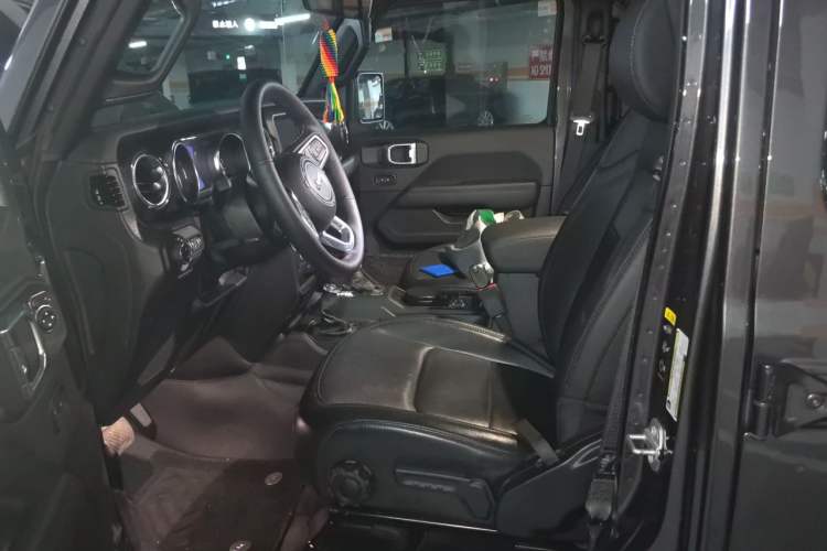 Used Jeep Wrangler 2022 2.0T High Altitude Four-Door Edition Left Front Seat