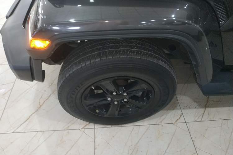 Used Jeep Wrangler 2022 2.0T High Altitude Four-Door Edition Left Front Wheel Hub