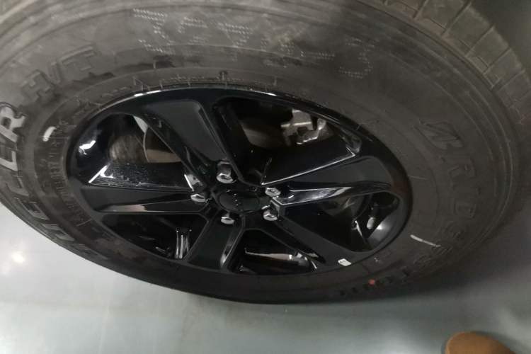Used Jeep Wrangler 2022 2.0T High Altitude Four-Door Edition Left Front Wheel Hub