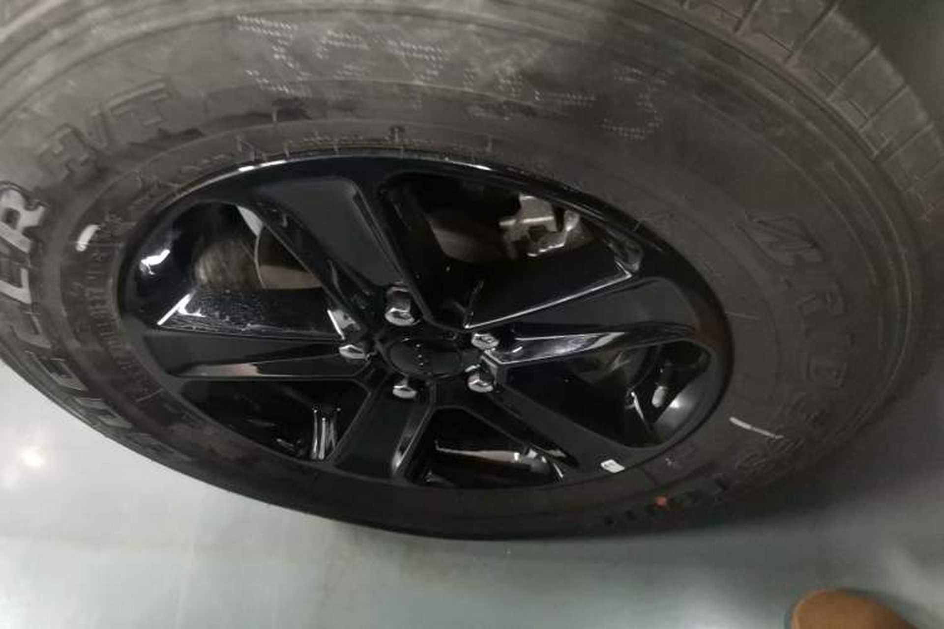 Used Jeep Wrangler 2022 2.0T High Altitude Four-Door Edition Left Front Wheel Hub