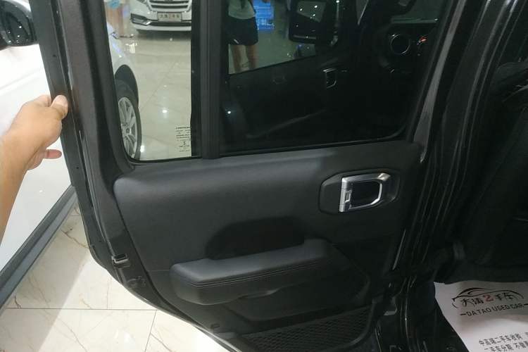 Used Jeep Wrangler 2022 2.0T High Altitude Four-Door Edition Left Rear Door Interior