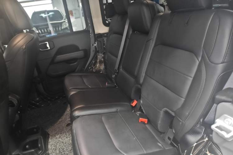 Used Jeep Wrangler 2022 2.0T High Altitude Four-Door Edition Left Rear Seat
